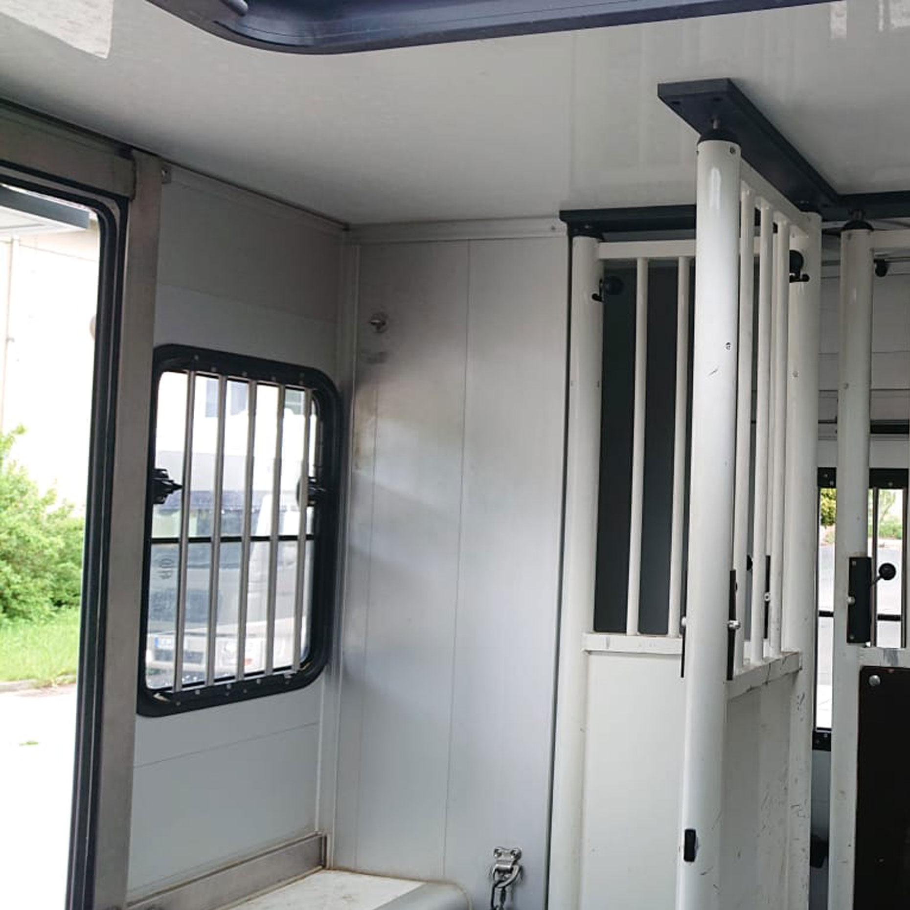 Pferdetransport-Halle-Komfort